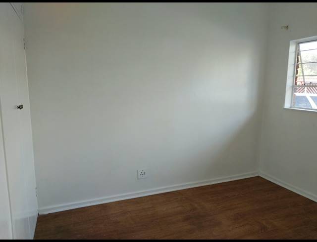 2 BEDROOM FLAT FOR SALE IN KEMPTON PARK EXT 5